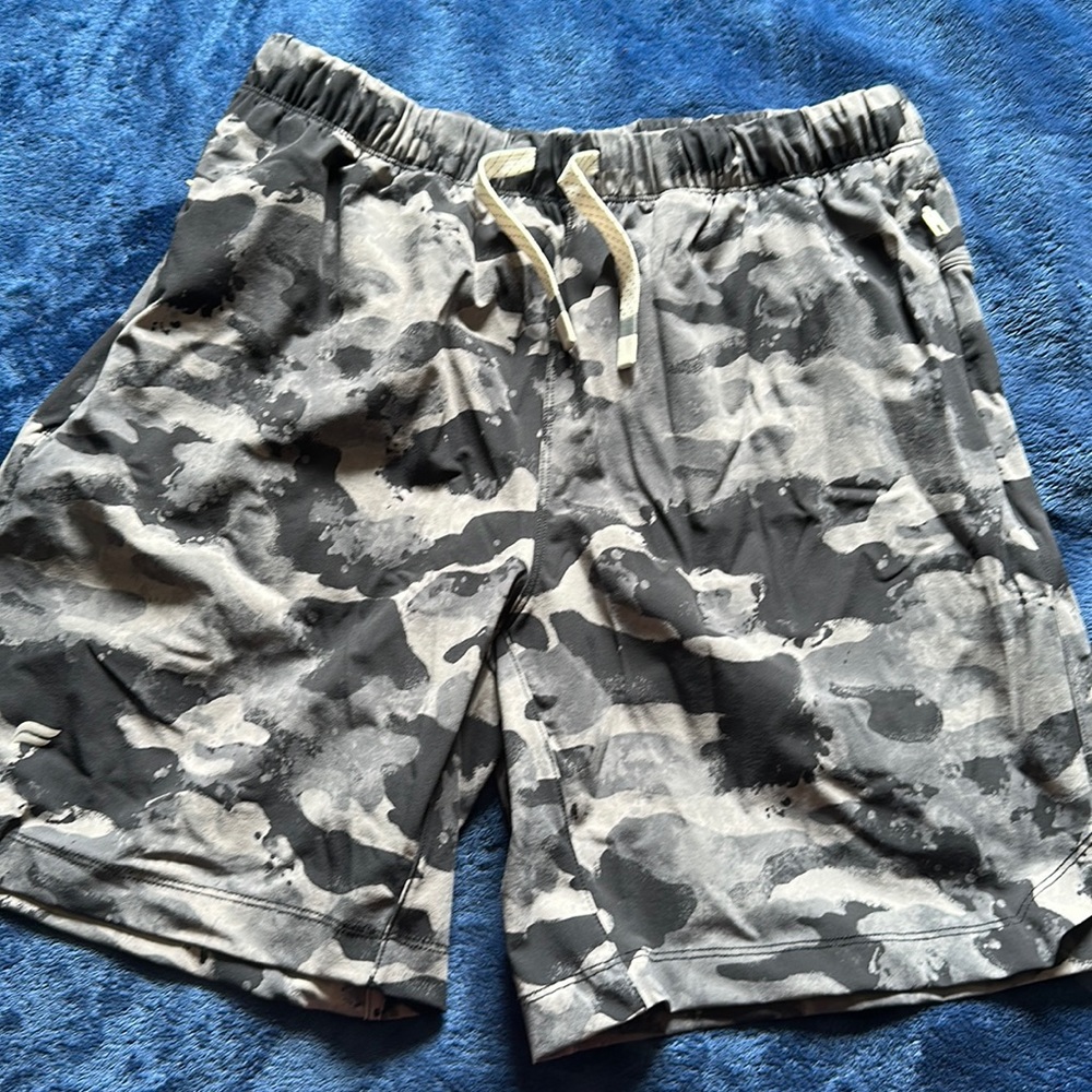 Fabletics The One Short - Picture 2 of 3